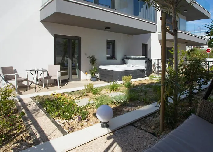 Apartman And Hot Tub *