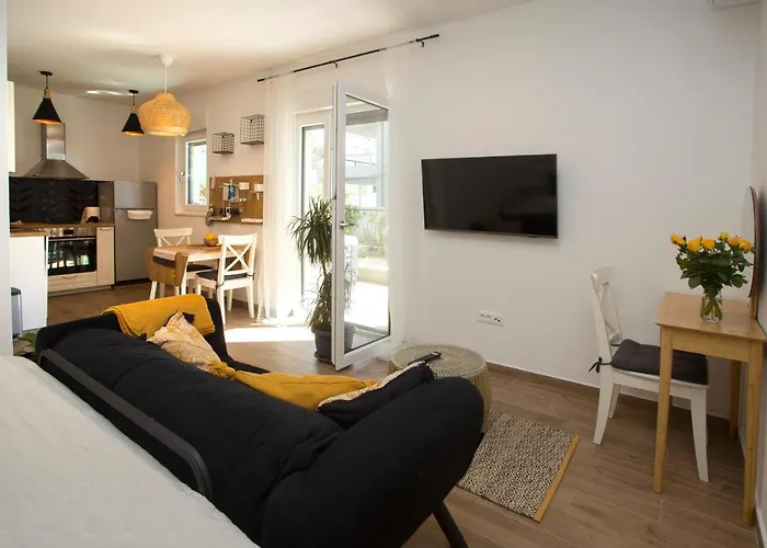 And Hot Tub Apartman Split